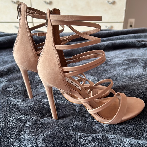 Steve Madden Nude Heels - Picture 4 of 8